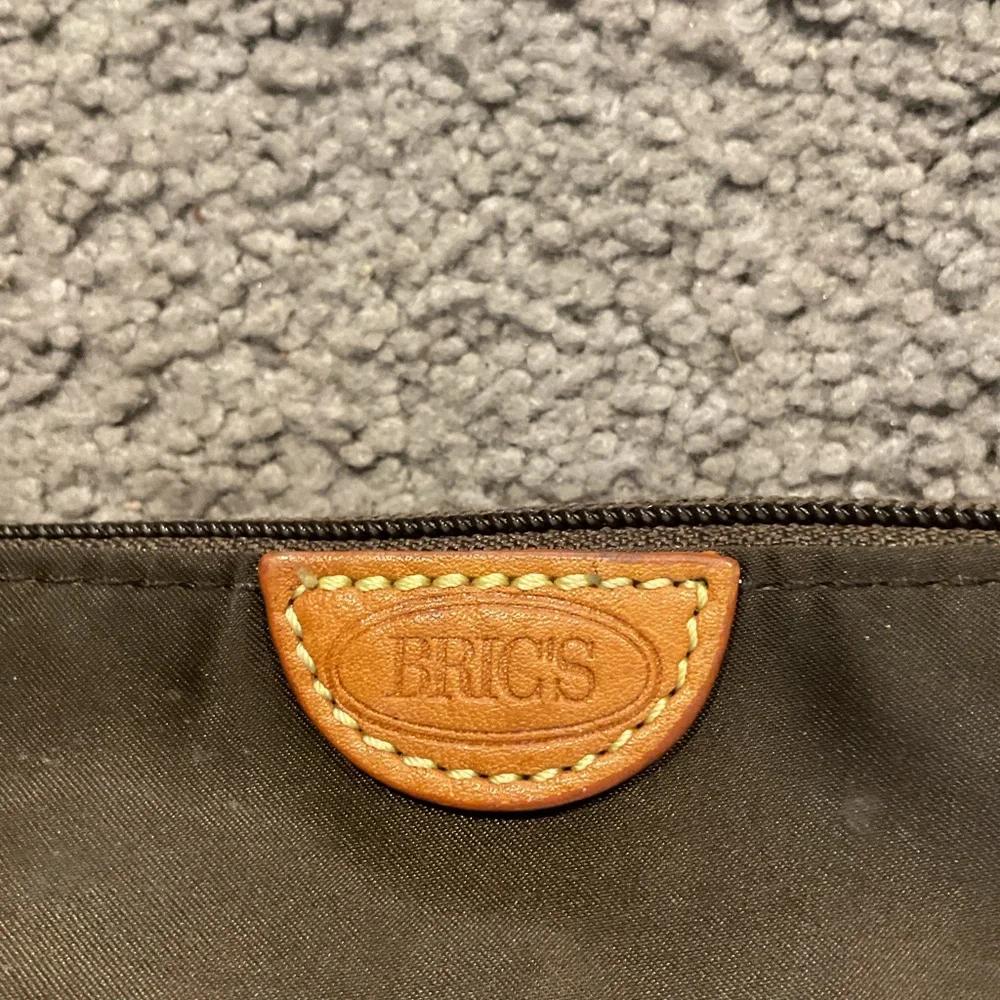 Bric’s Vintage Extra-Large Brown Duffle Travel Overnight Bag Carry-On Luggage